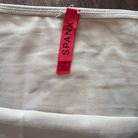 Spanx Half Slip M Shaping Slimming Control Slimplicity 305 Nude - Picture 2 of 4